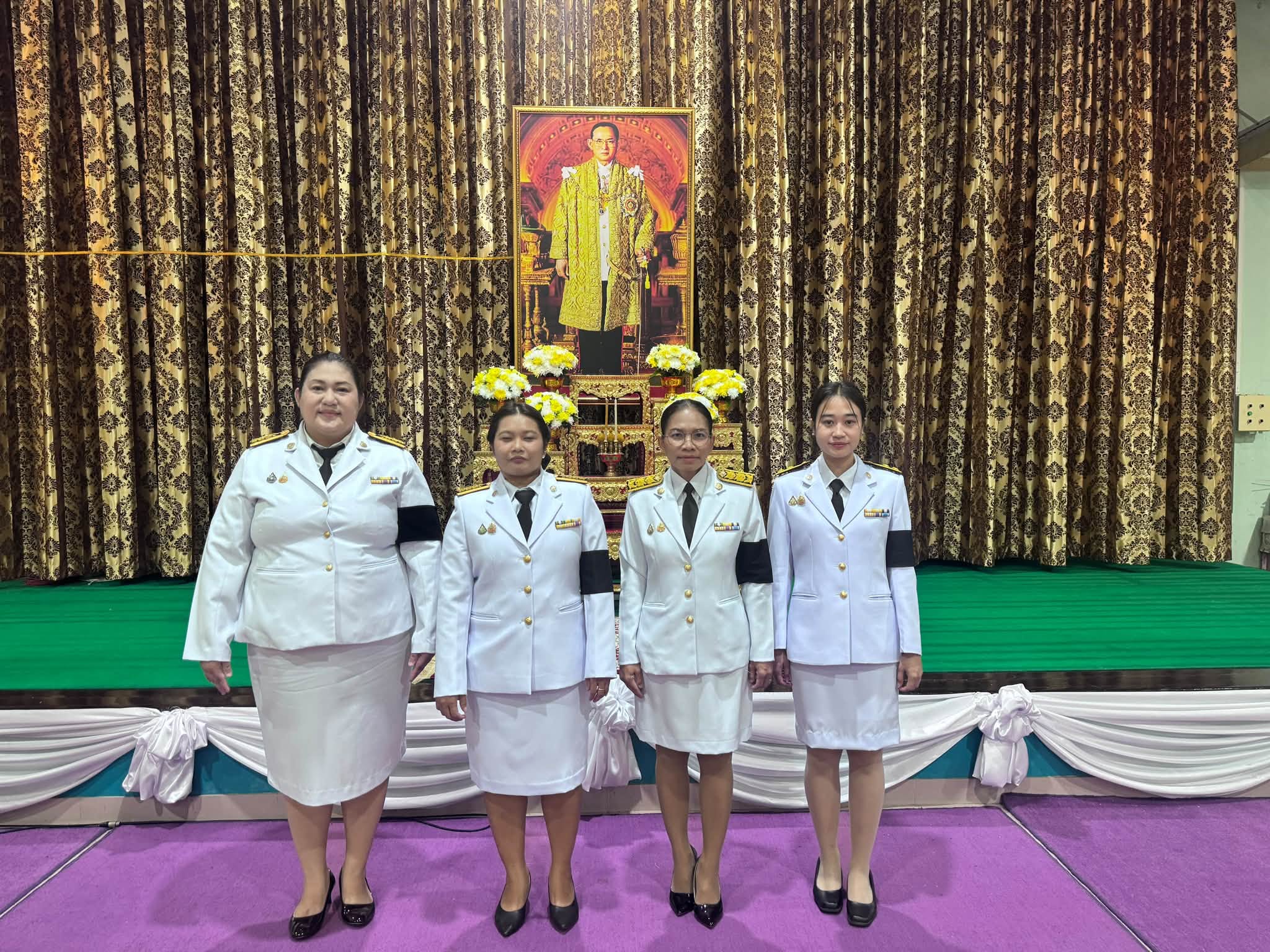 title - ส.ป.ก.อ่างทอง เข้าร่วมพิธีทำบุญตักบาตร พิธีเจริญพระพุทธมนต์ และพิธีวางพวงมาลา เนื่องในวันนวมินทรมหาราช 13 ตุลาคม 2569